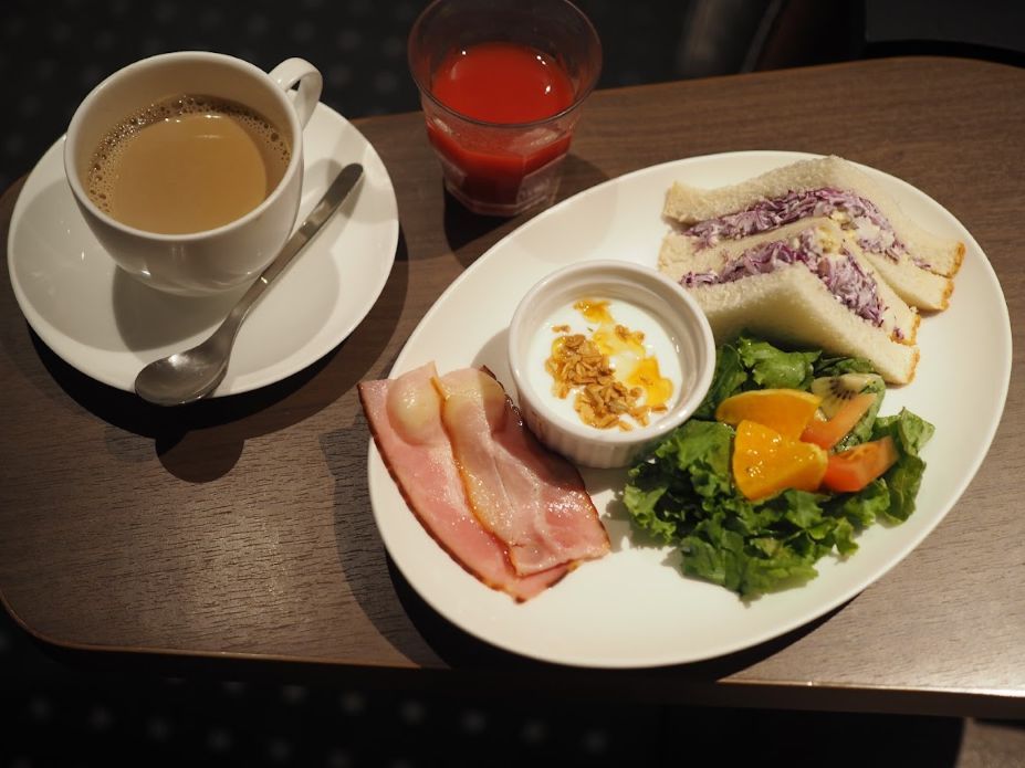 まるで飛行機のビジネスクラス？半個室ブースもある上島珈琲店で