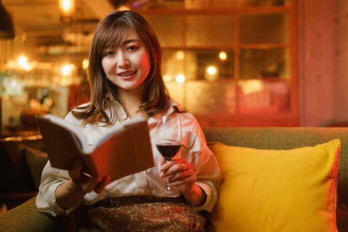 年齢なんて関係ない！奇跡のようにモテる女性の特徴4選