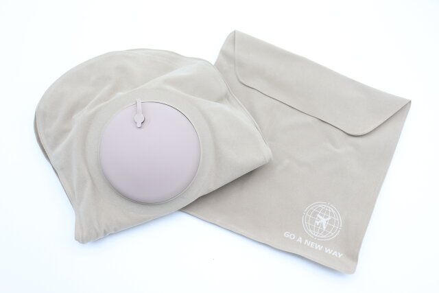 手動プレス式ネックピロー（収納袋付）