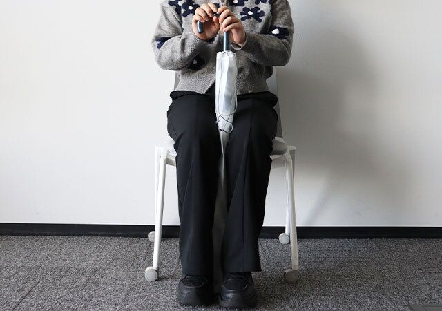 セリアの傘の肩掛けカバーの使用感2