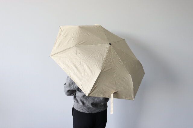晴雨兼用ベーシック折り畳み傘 使用例