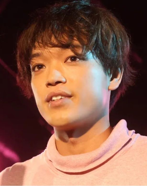 主人公・佐藤賢治：原嘉孝