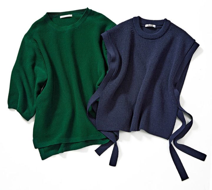 （右）サイドリボンがアクセントに。着るだけでおしゃれが決まるニットベスト￥36,300 ／スローン（ザ ショップ スローン 神戸） （左）体のラインをふんわりと包むプルオーバー。ハリ感に加え、ストレッチ性もあり着心地抜群。プルオーバー￥28,600 ／ケイ ハヤマ プリュス