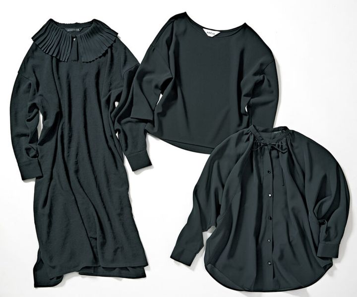 （右）ほどよい透け感と縦に落ちるドレープ感が美しい1着。発色しやすいポリエステル100％なので、黒が長持ち。シアーブラウス￥33,000 ／モガ （中）裾に向かってほどよくカーブするコクーン型なので、自然にブラウジングが決まる。八分袖ブラウス￥14,300 ／ソージュ（ソージュ オンラインストア） （左）シボ感のあるジョーゼット生地なので色褪せが目立ちにくい。プリーツカラーワンピース￥27,500 ／ミズイロインド（マーコート）