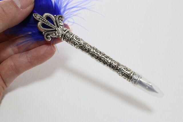 セリアの羽根ペンのペン軸