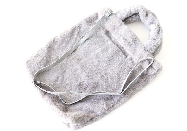 宝島社雑誌付録sweet12月号増刊 otonaSWEETのジルスチュアートのショルダーストラップつき ふわもこファートート3