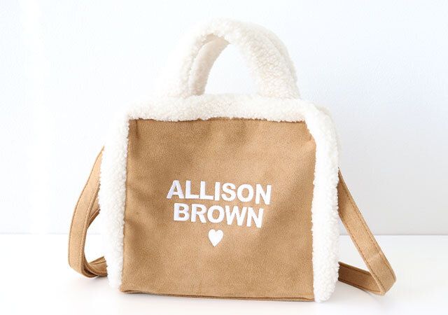 宝島社雑誌付録sweet2025年12月号特別号otonaSWEETのアリソンブラウンのロゴ刺繡入りボアポシェット1