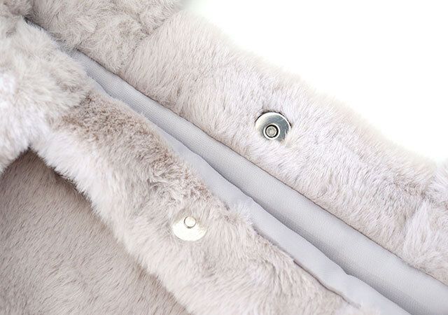 宝島社雑誌付録sweet12月号増刊 otonaSWEETのジルスチュアートのショルダーストラップつき ふわもこファートート4