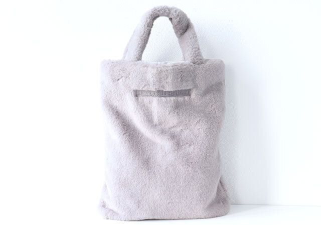 宝島社雑誌付録sweet12月号増刊 otonaSWEETのジルスチュアートのショルダーストラップつき ふわもこファートート1