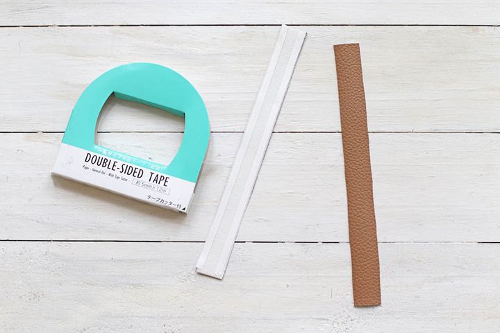 フェイクレザーをカット