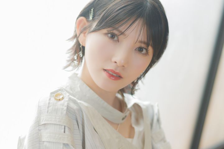 岡田奈々、体調不良での休養を経て意識に変化 新アルバムは「自分の中の黒い部分がだんだん浄化されて過去イチ”ポジティブ”に」 width=