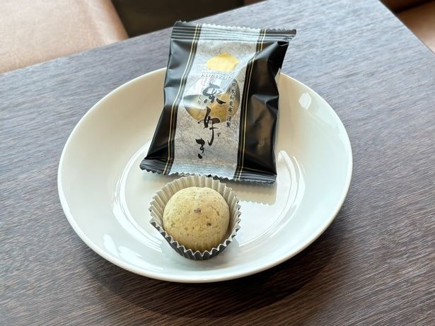 【写真】多くの栗菓子を手掛ける「福田屋」の看板商品「栗好き 6個入り」(1361円)