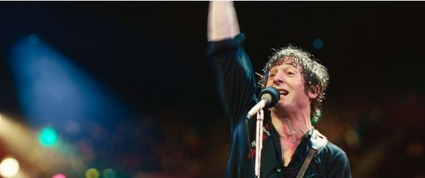 4位は伝説のシンガーソングライターの栄光と葛藤を描く『スプリングスティーン 孤独のハイウェイ』 [c]2025 20th Century Studios