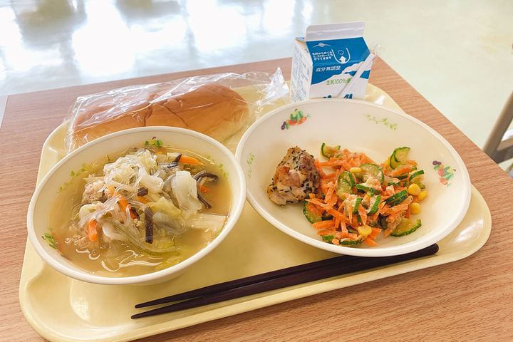 学校の“うっかり”で2万食分が消えた
