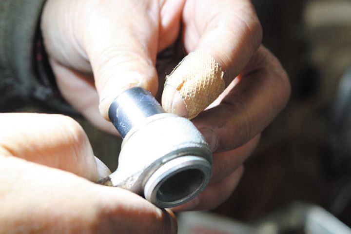 鉄カブ乗り必見！ボトムリンクフォークのメンテナンスサインとは？