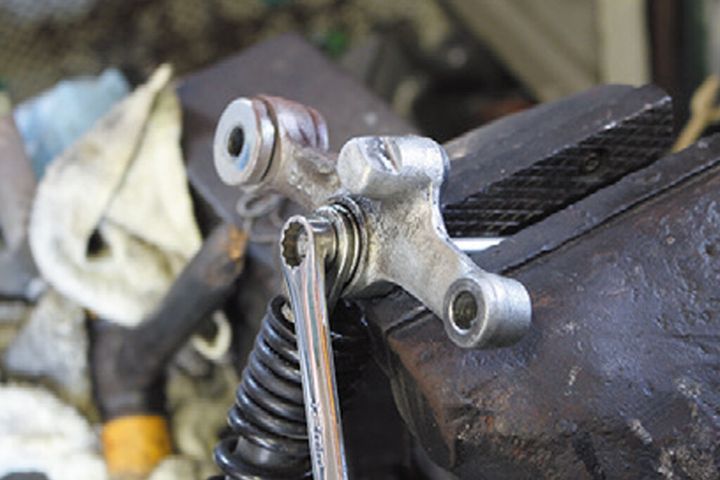 鉄カブ乗り必見！ボトムリンクフォークのメンテナンスサインとは？