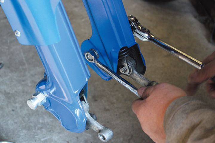 鉄カブ乗り必見！ボトムリンクフォークのメンテナンスサインとは？