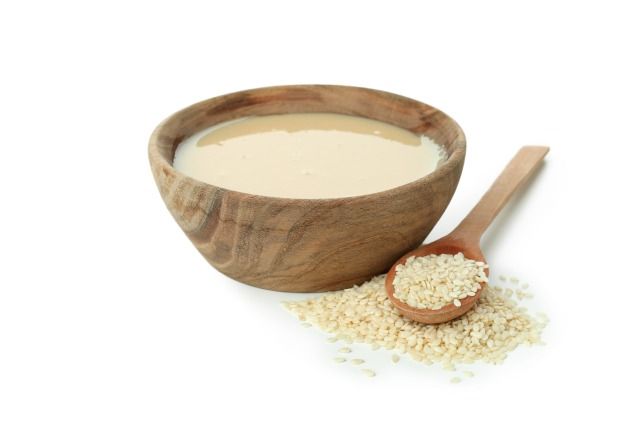 調味料 練り胡麻 白背景