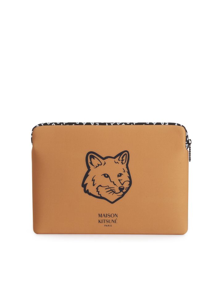 アイコニックな「キツネ」にくぎ付け！《メゾン キツネ》×《CASETiFY》の秋冬コラボグッズがお目見え