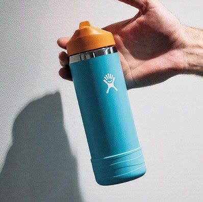 アルバルク東京 ザック・バランスキー選手の私服スナップ（ハイドロフラスクの水筒）