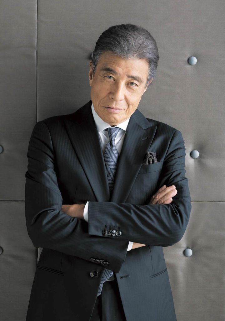 衣装協力／ジョルジオ アルマーニ（ジョルジオ アルマーニ ジャパン☎03-6274-7070）