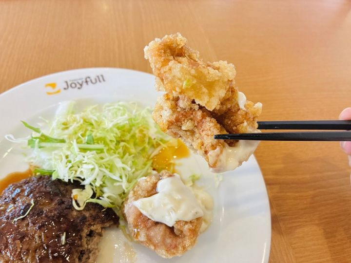 【ジョイフル】隣の席のテーブルを見て「やっぱりやめとく」と思った新サービス