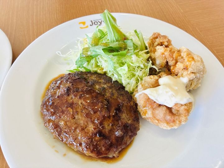 【ジョイフル】隣の席のテーブルを見て「やっぱりやめとく」と思った新サービス