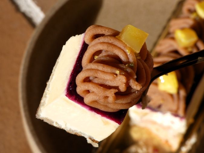 sym coffee roasters モンブラン すくった様子