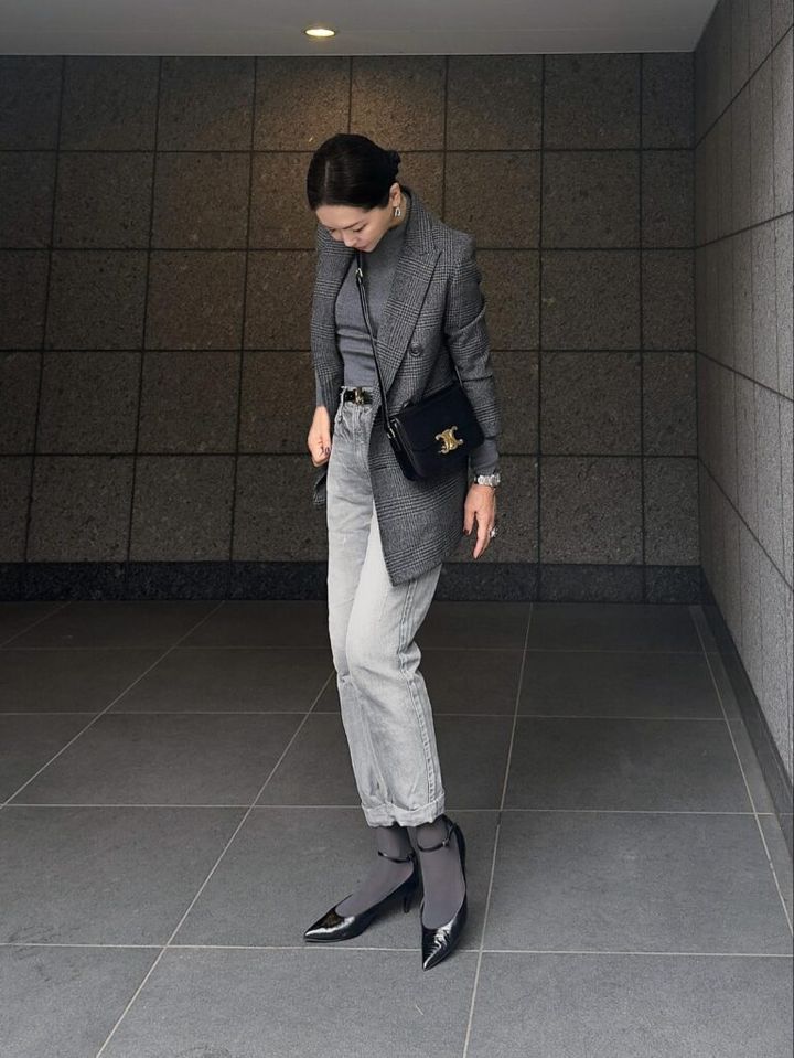 Jacket／beautiful people、Knit／ MUJI、Pants／upper hights、Bag,Belt,Shoes／CELINE