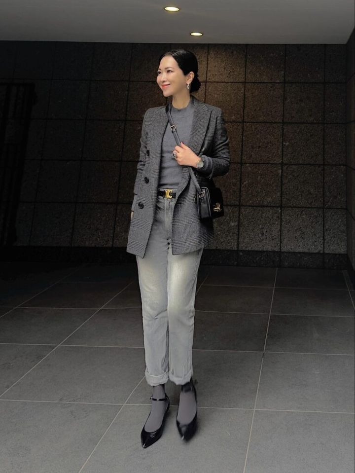 Jacket／beautiful people、Knit／ MUJI、Pants／upper hights、Bag,Belt,Shoes／CELINE