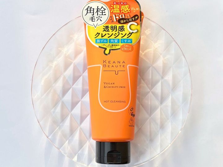 パッケージがかわいらしいケアナボーテ