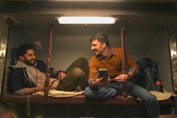 親友のヴィレシュとの友情にも多くのコメントが集まっていた [c]2024 BY DHARMA PRODUCTIONS PVT. LTD. & SIKHYA ENTERTAINMENT PVT. LTD.