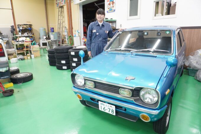 愛車のマツダ・シャンテと小林さん