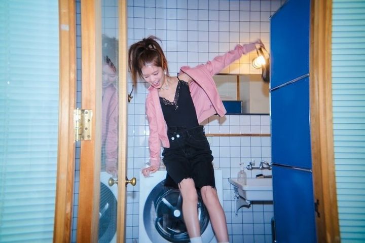 2025年も「Y2Kコーデ」トレンドが継続中♡