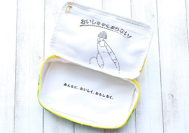 きのこの山パッケージ再現ポーチ中身