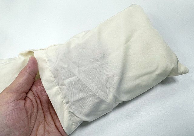 ダイソー 中わたダウン風マフラー ポケット