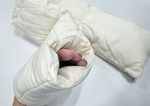 ダイソー 中わたダウン風マフラー 輪っか