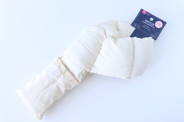 ダイソー 中わたダウン風マフラー 商品タグ