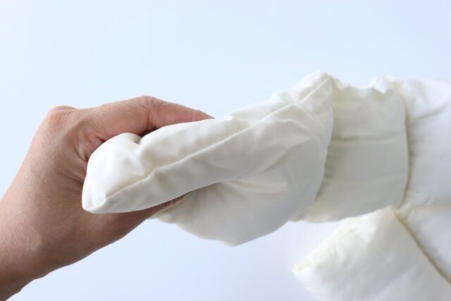 ダイソー 中わたダウン風マフラー ふわふわ 厚み