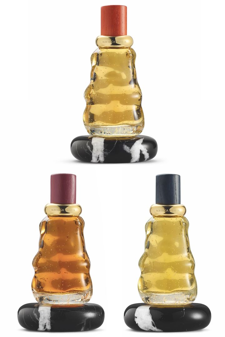 メッツァノッテコレクション〈上〉オールモスト・ドーン、〈下左から〉グッドモーニング・ミッドナイト、ヒノキ 各100ml 各￥75,900（すべて11月20日発売）