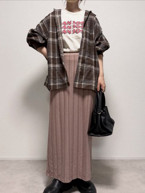 TT＊MAYキモウCHシャツを着用したコーデ