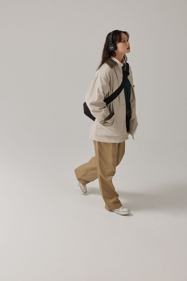 グリーン×ピンクって可愛い！チノパンコーデが見違える【FUDGE FRIEND おしゃれさんの毎日コーディネート vol.615｜うさみ】