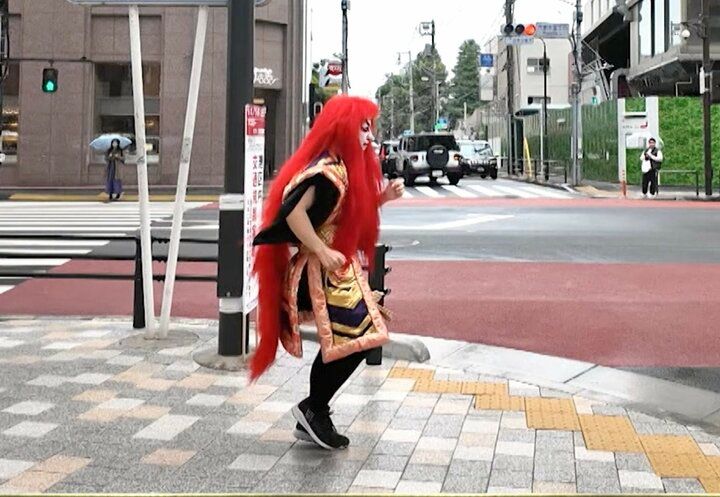 【写真・画像】五輪メダリスト、衝撃のビジュアルで登場し「髪の毛赤だー！」驚きの声 1枚目