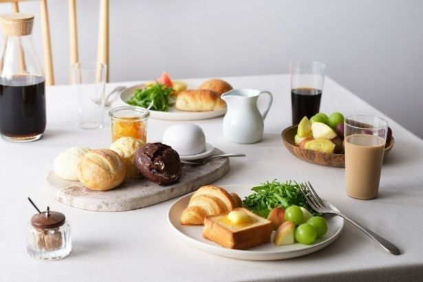 2025年11月4日発売の「優雅な朝食パンギフト」