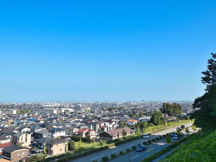 大東建託は、石川県に住む20歳以上の男女を対象に居住満足度調査を行い、「いい部屋ネット 街の幸福度ランキング2025＜石川県版＞」として発表しました。石川県民が選んだ「街の幸福度（自治体）」ランキングの2位は「野々市市」、では1位は？