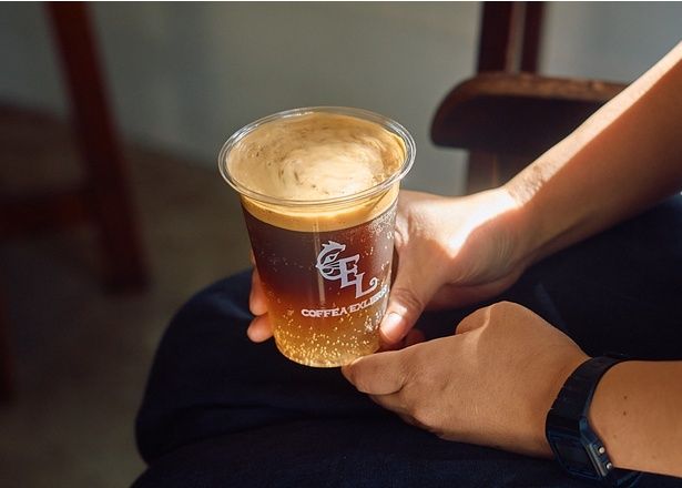 ジンジャービア+エスプレッソの「コーヒービア」(ノンアルコール850円)。下北沢店で販売