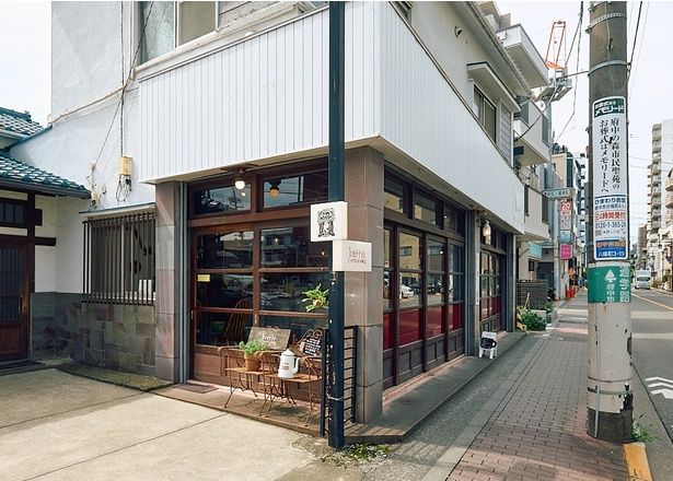 イートインスペースがある「COFFEA EXLIBRIS kettle」は東府中駅から徒歩約3分