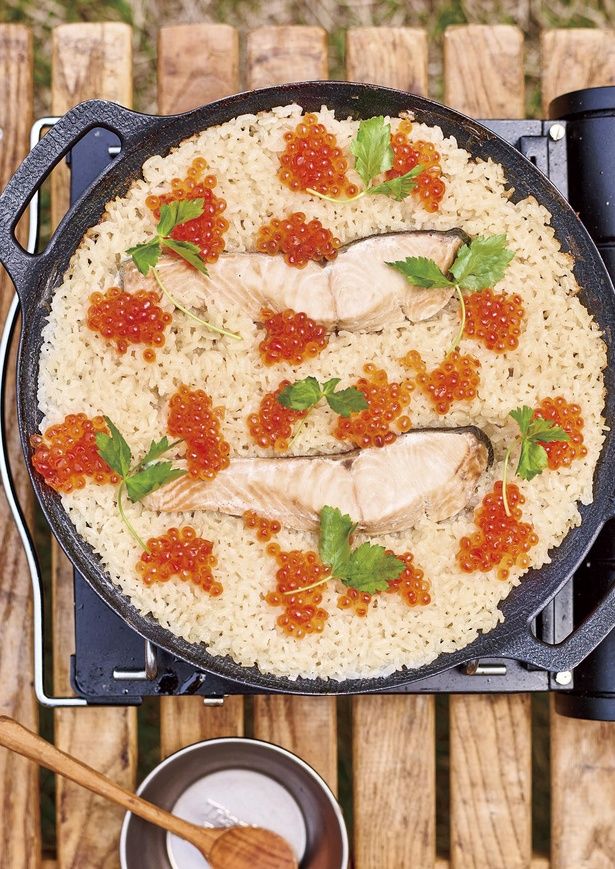 サケといくらの親子飯 （C）たけだバーベキュー／KADOKAWA