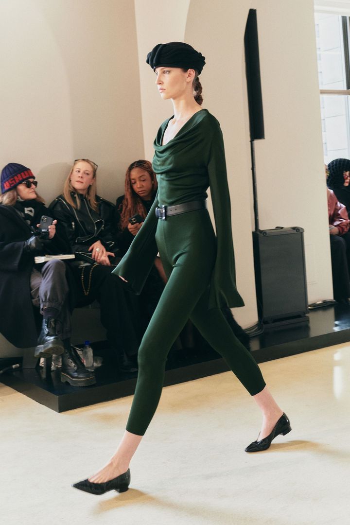 アルチュザラ 2025-26年秋冬コレクション