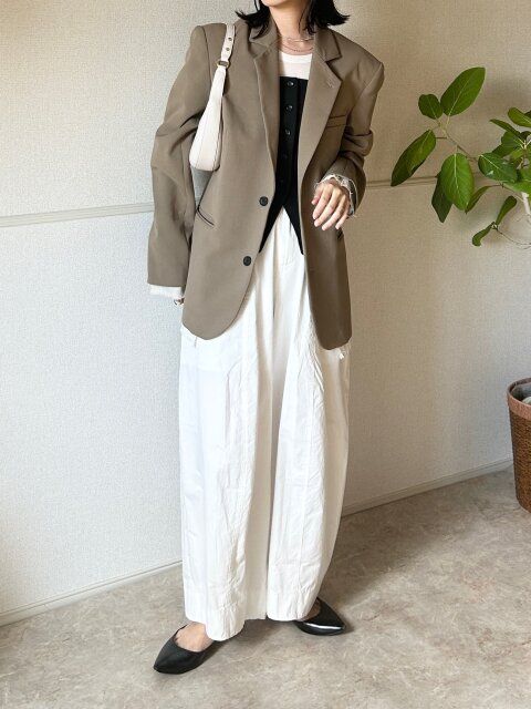 Style③ジャケットを重ねてマニッシュに